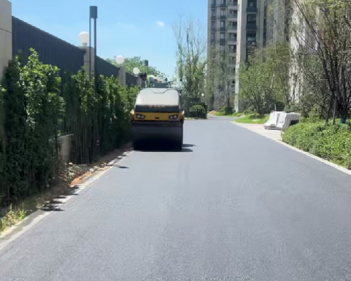 鄭州瀝青路面施工團(tuán)隊(duì)攜手共進(jìn),共創(chuàng)輝煌未來